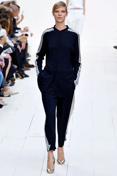 Look 30